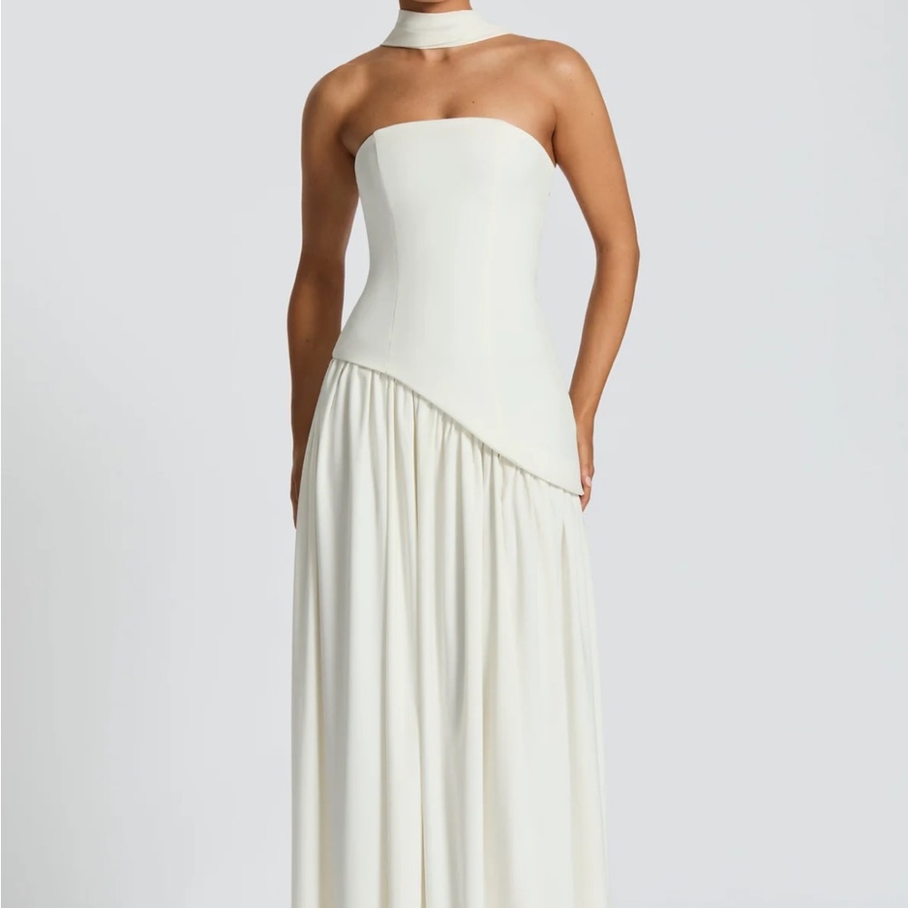 Asymmetrical Elegant White Strapless Dress with Neck Scarf - BabyBoo Fashion